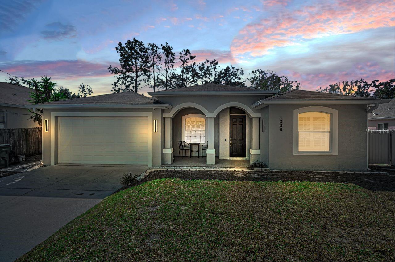 1239 Vista Way Property Photo