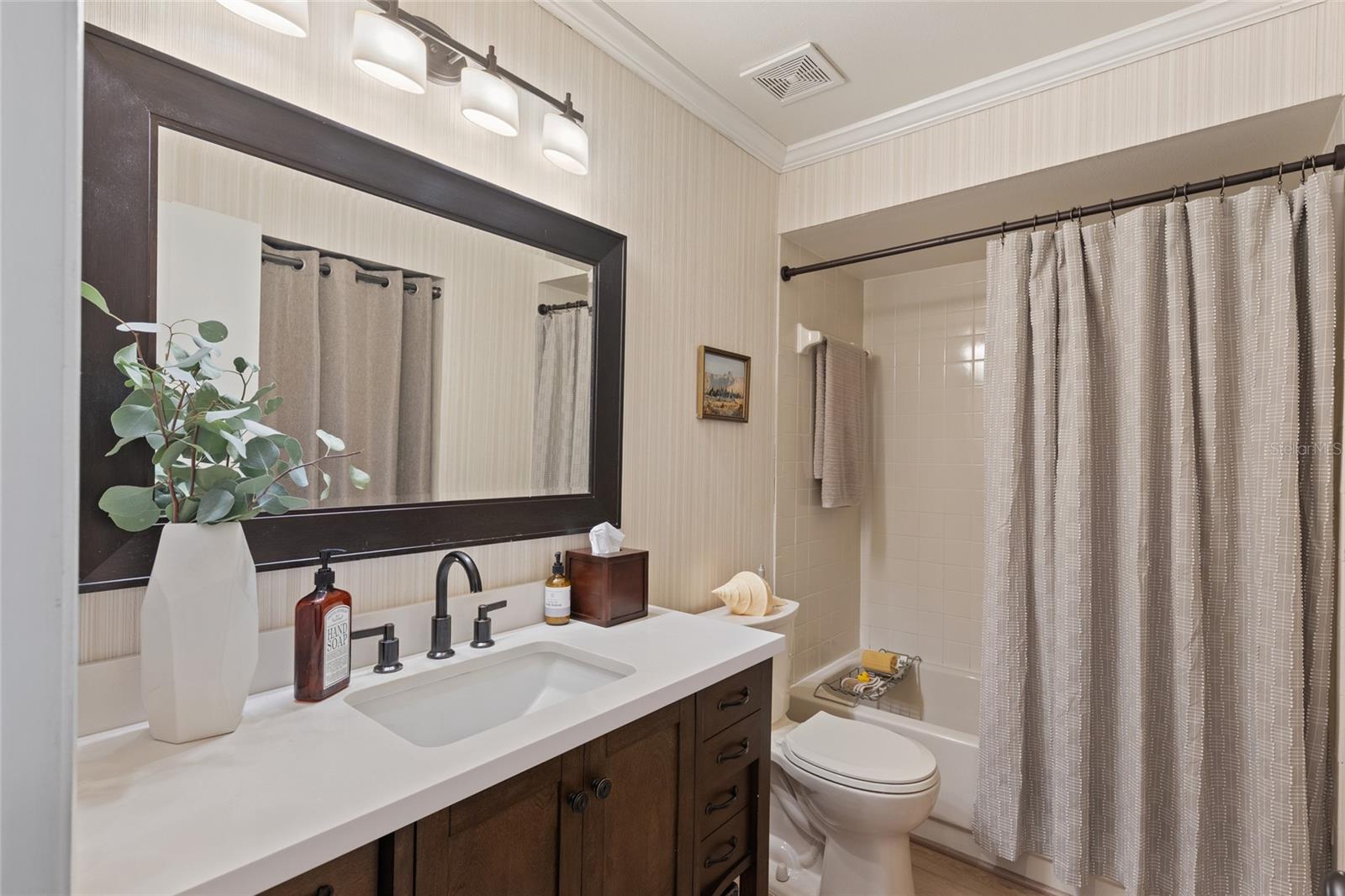 3427 Hillmoor Dr Property Photo 18
