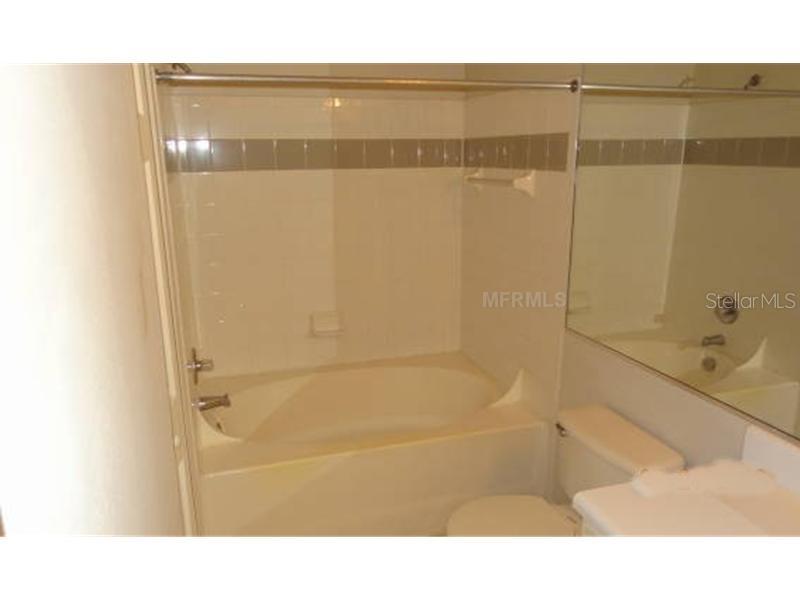 5612 PINNACLE HEIGHTS CIR #303 Property Photo 1