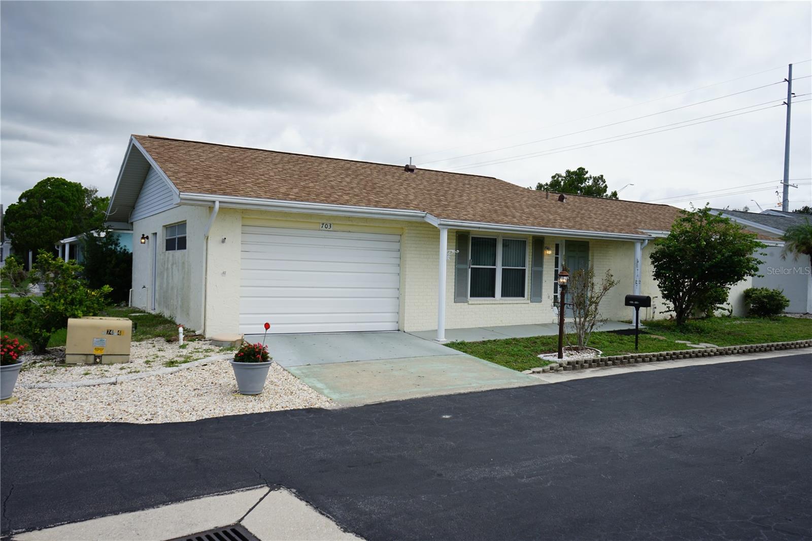 703 Huxley Pl Property Photo 1