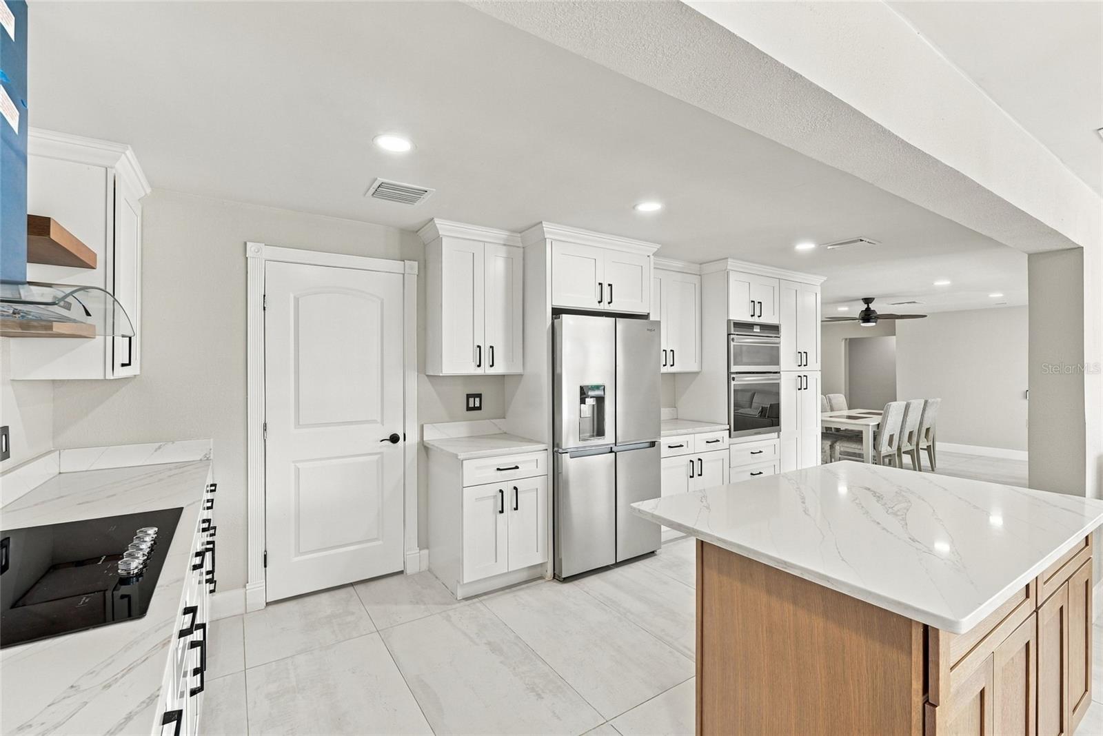 556 Johns Pass Ave Property Photo 14