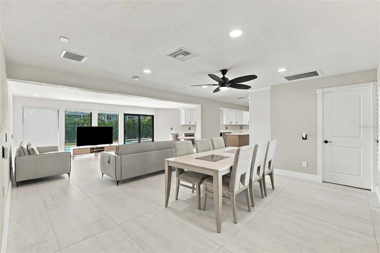 556 Johns Pass Ave Property Photo 15