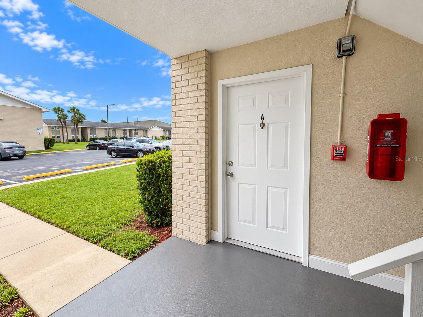 833 Sky Lake Cir #a Property Photo 4