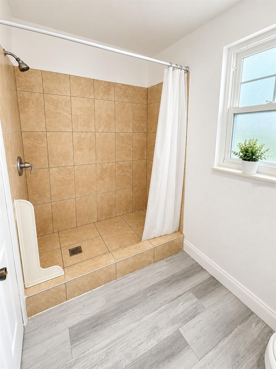 833 Sky Lake Cir #a Property Photo 11