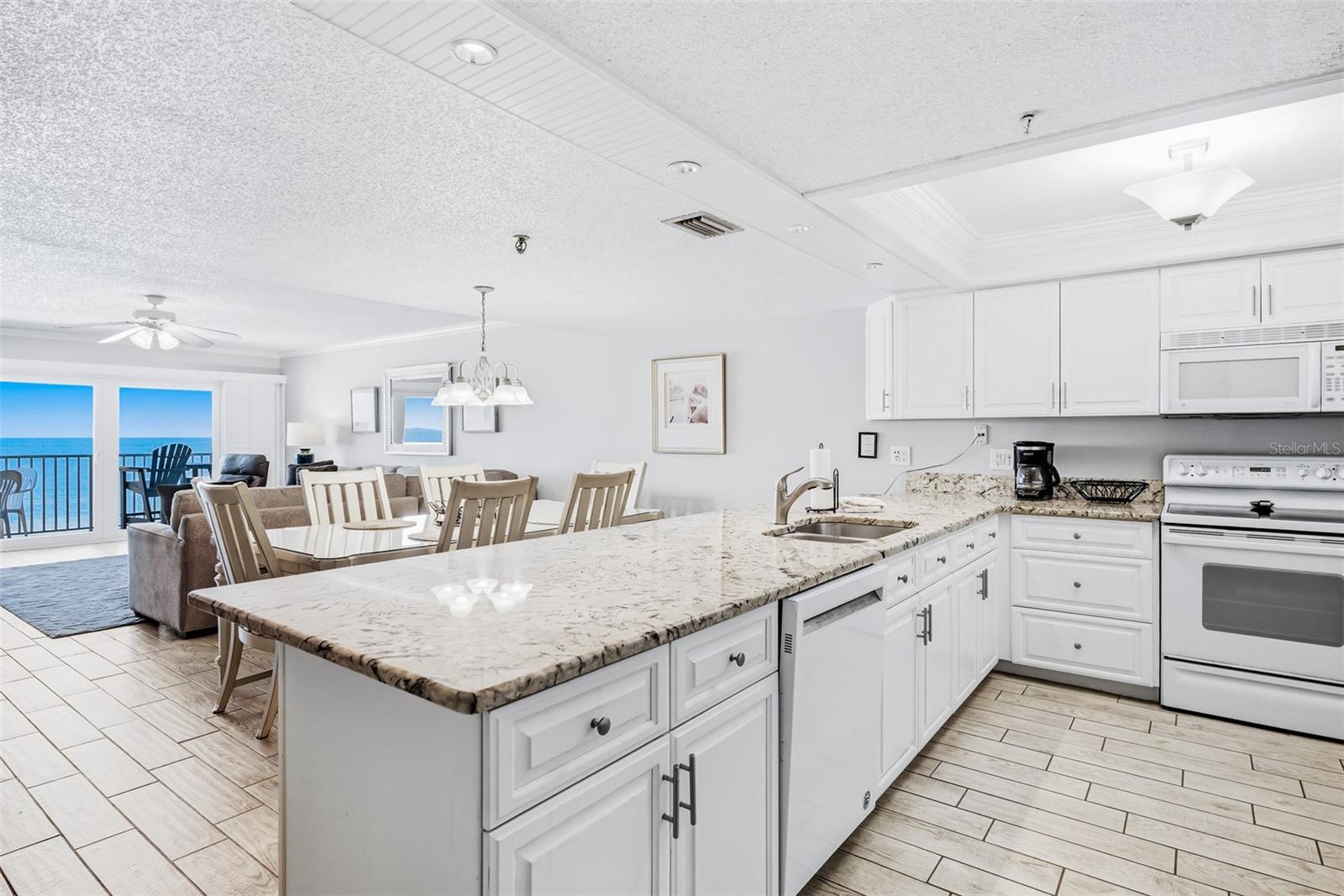 18500 Gulf Blvd #404 Property Photo 10