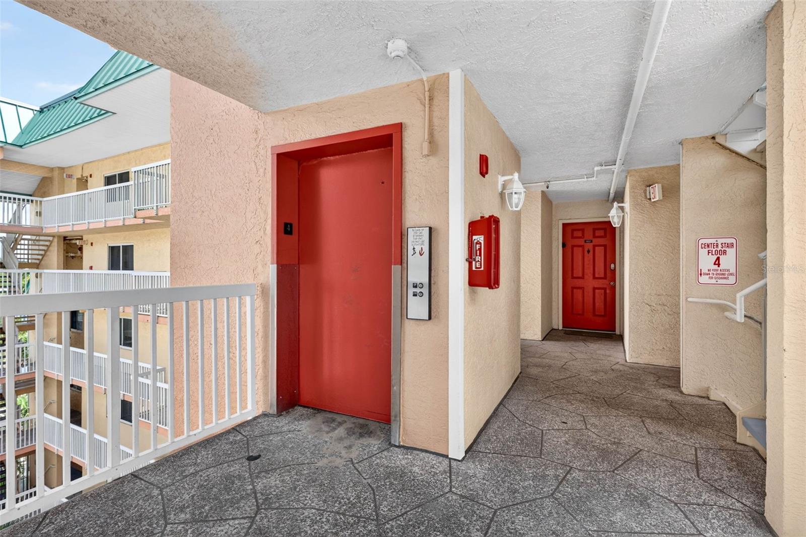 18400 Gulf Blvd #1403 Property Photo 7