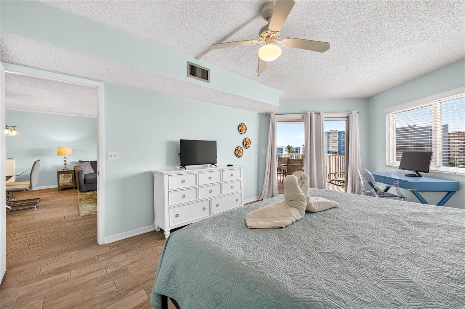 18400 Gulf Blvd #1403 Property Photo 32