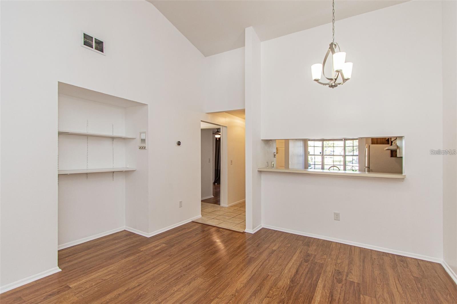 1284 Wickford St Property Photo 9