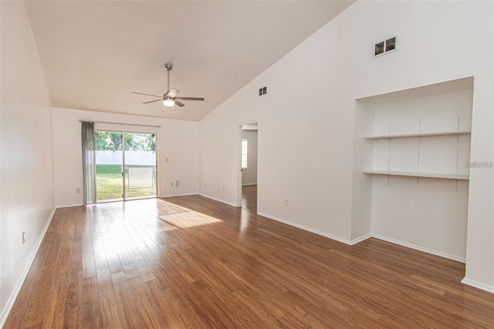 1284 Wickford St Property Photo 11
