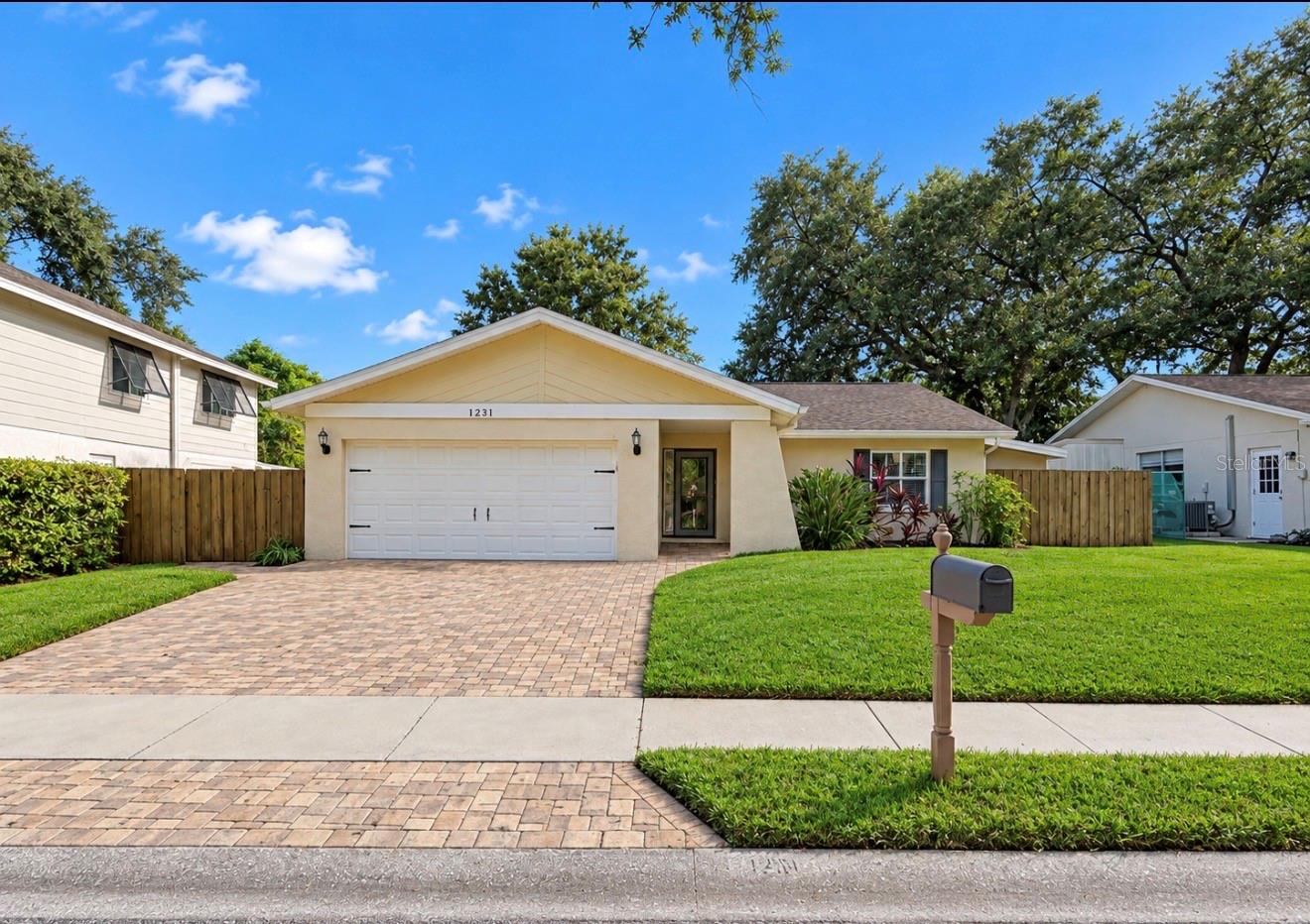 1231 Rosewood St Property Photo 1