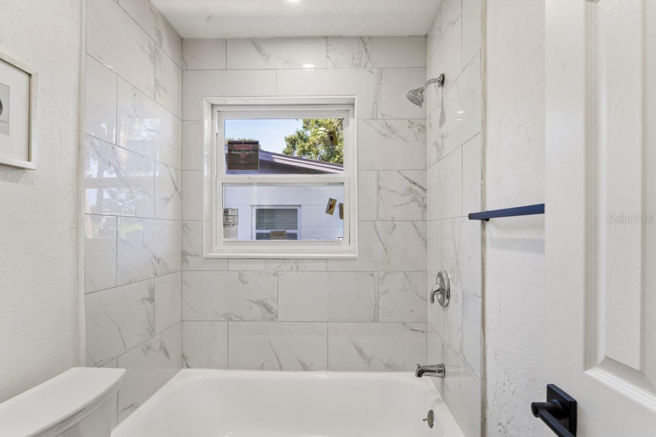 2929 Emerson Ave S Property Photo 26