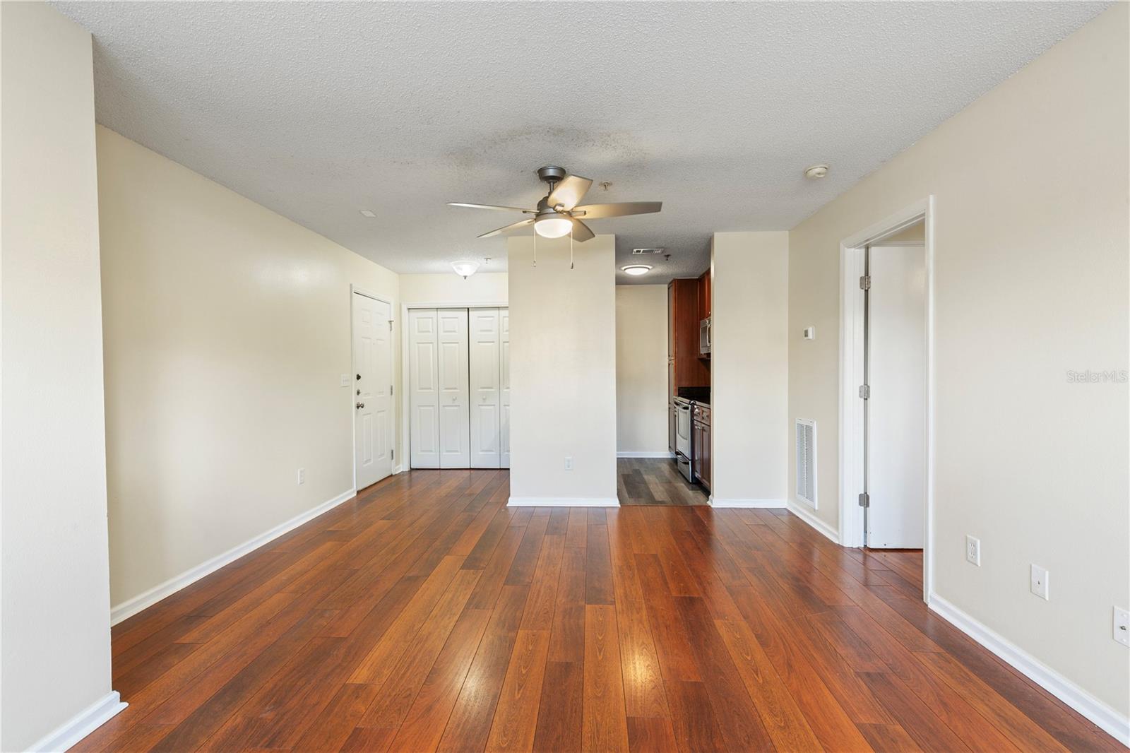 11901 4th St N #10104 Property Photo 6