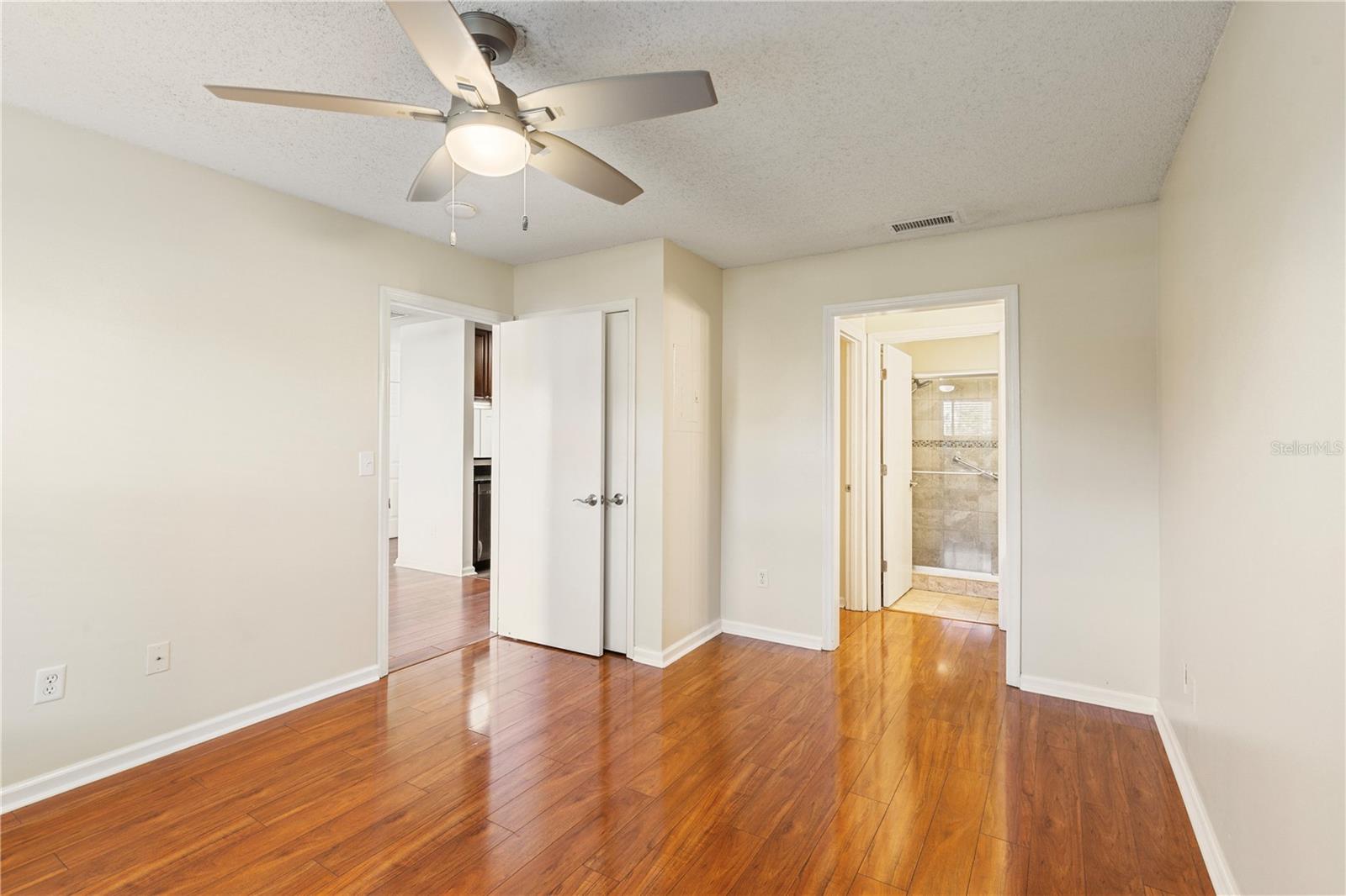 11901 4th St N #10104 Property Photo 10