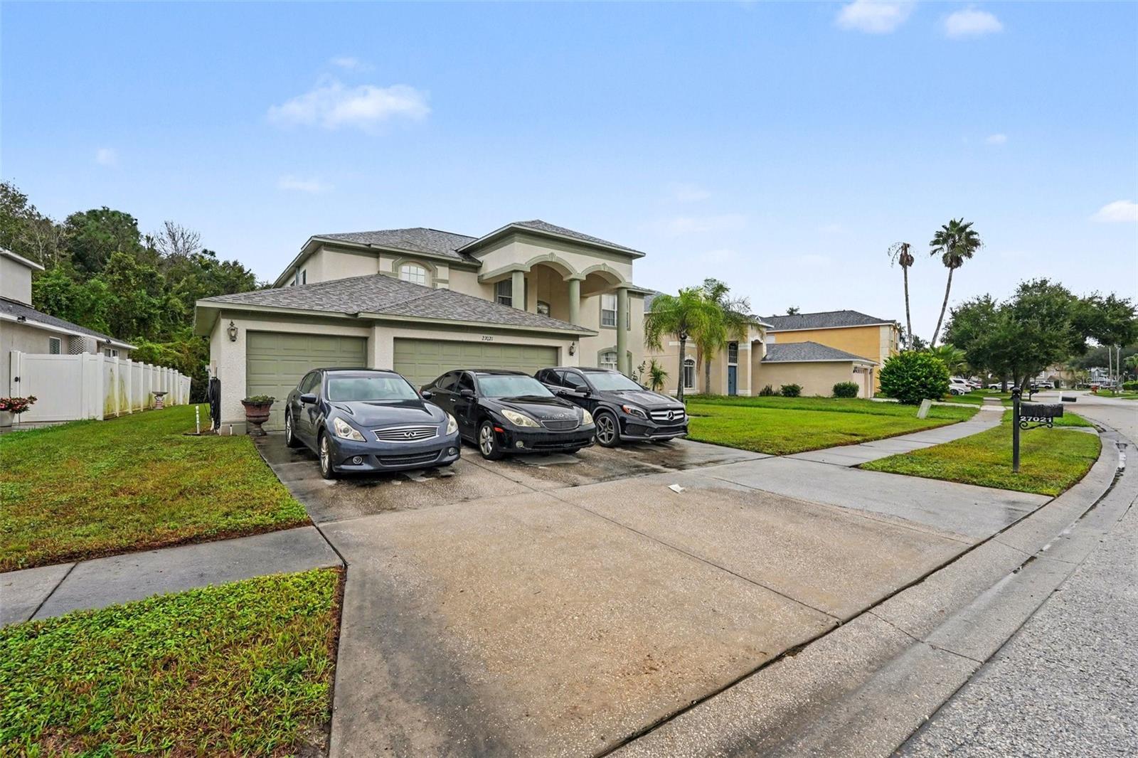 27021 Coral Springs Dr Property Photo 3