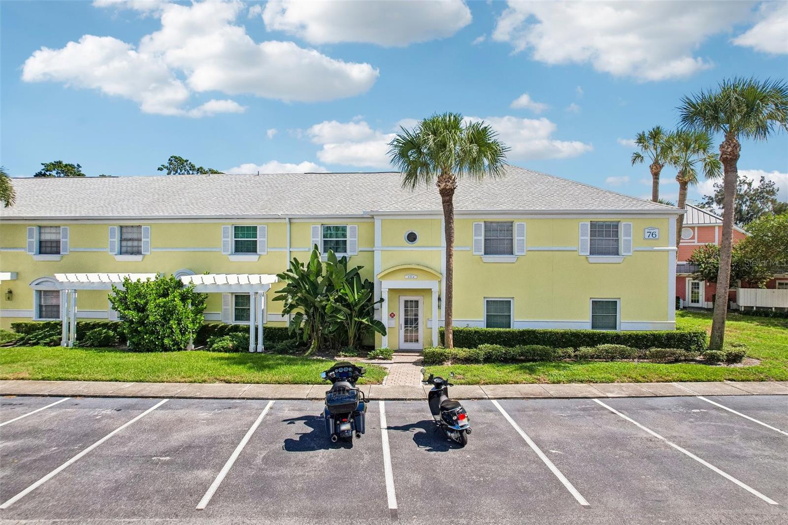 102 Pompano Dr Se #d Property Photo