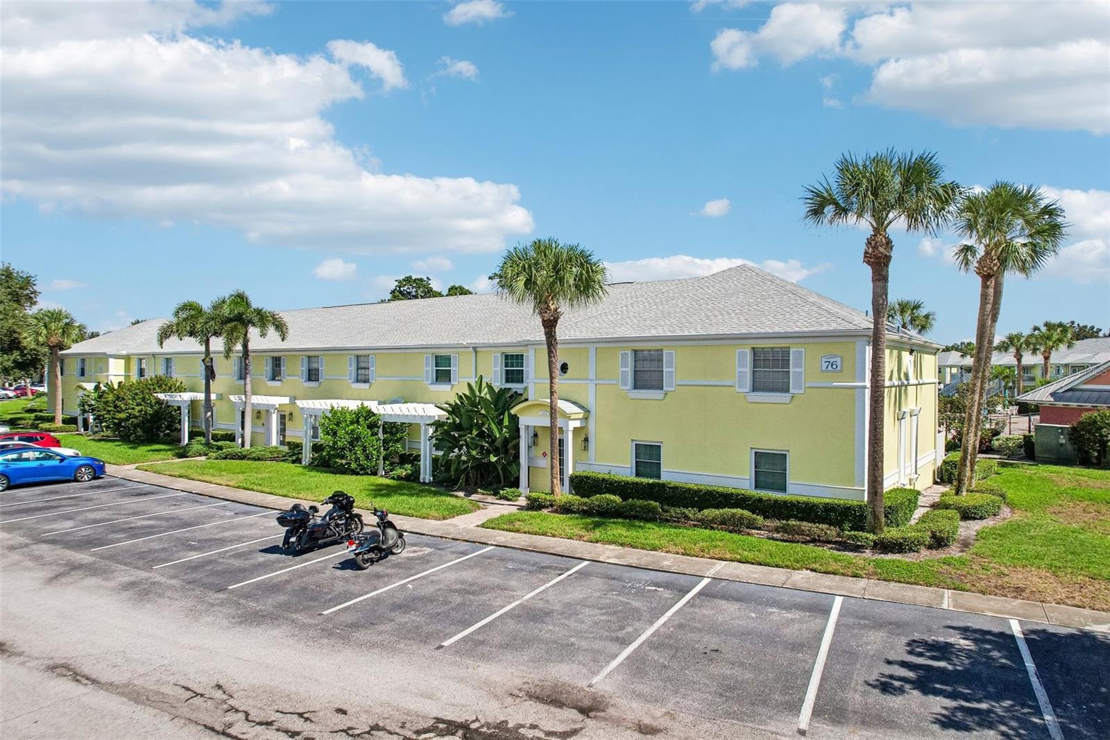 102 Pompano Dr Se #d Property Photo 3