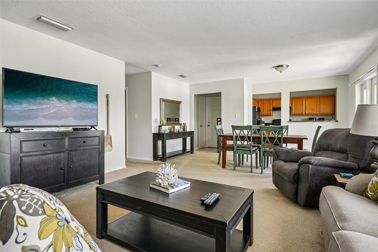 102 Pompano Dr Se #d Property Photo 6