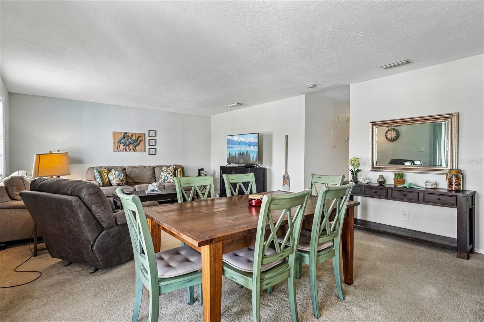 102 Pompano Dr Se #d Property Photo 12