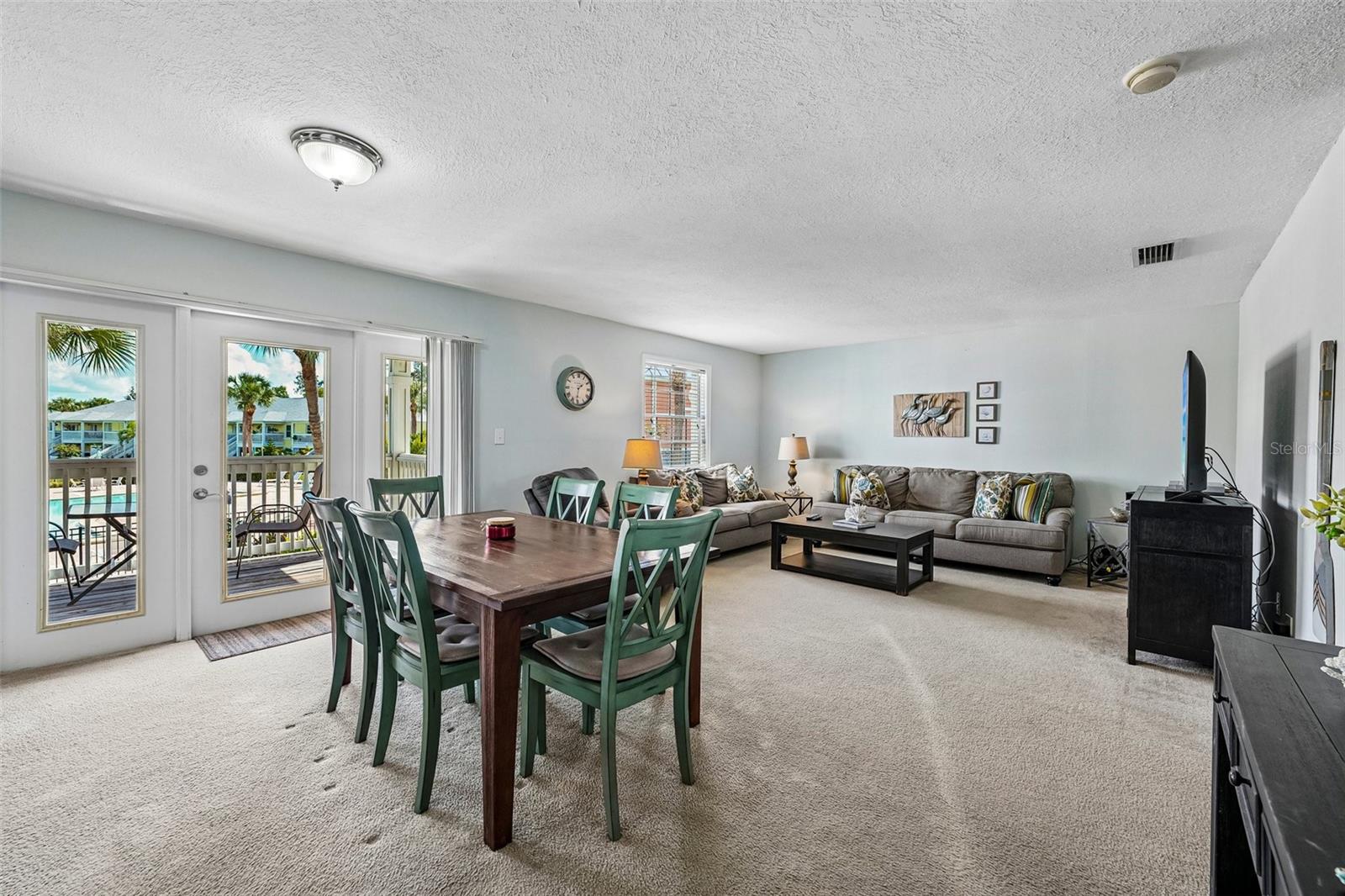 102 Pompano Dr Se #d Property Photo 15