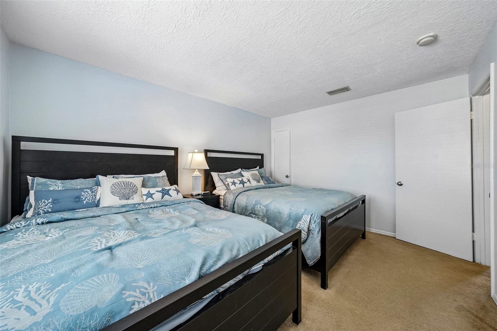102 Pompano Dr Se #d Property Photo 34