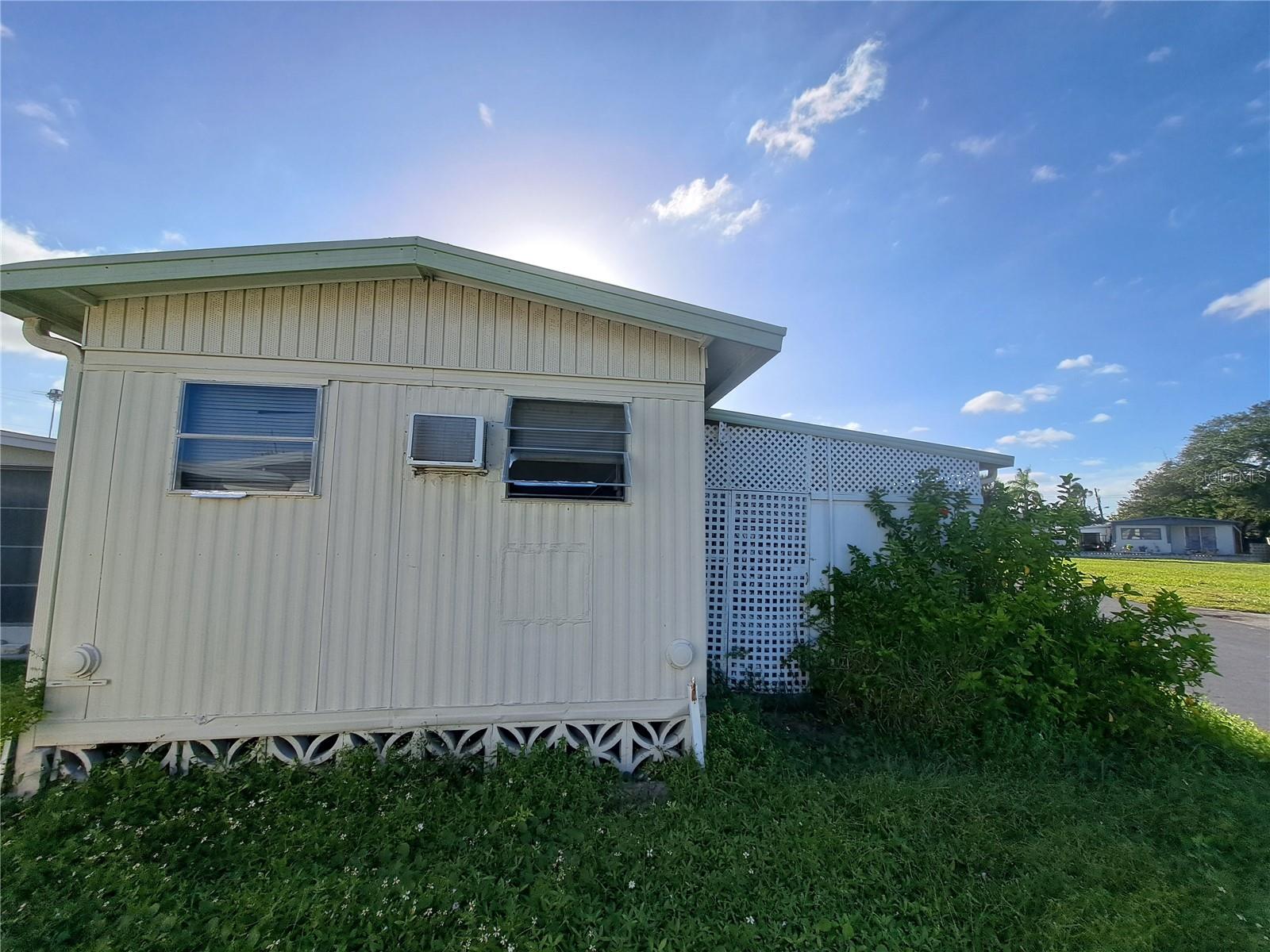 3701 14 St W #lot #17 Property Photo 9