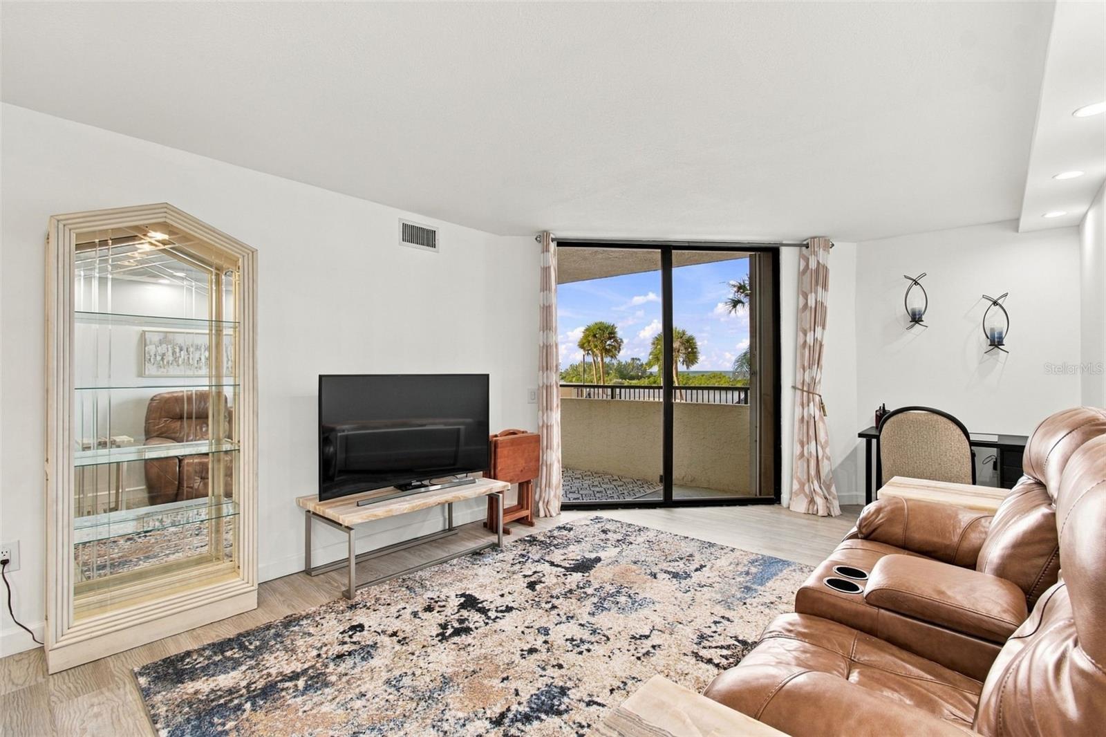 6009 Sea Ranch Dr #105 Property Photo 7