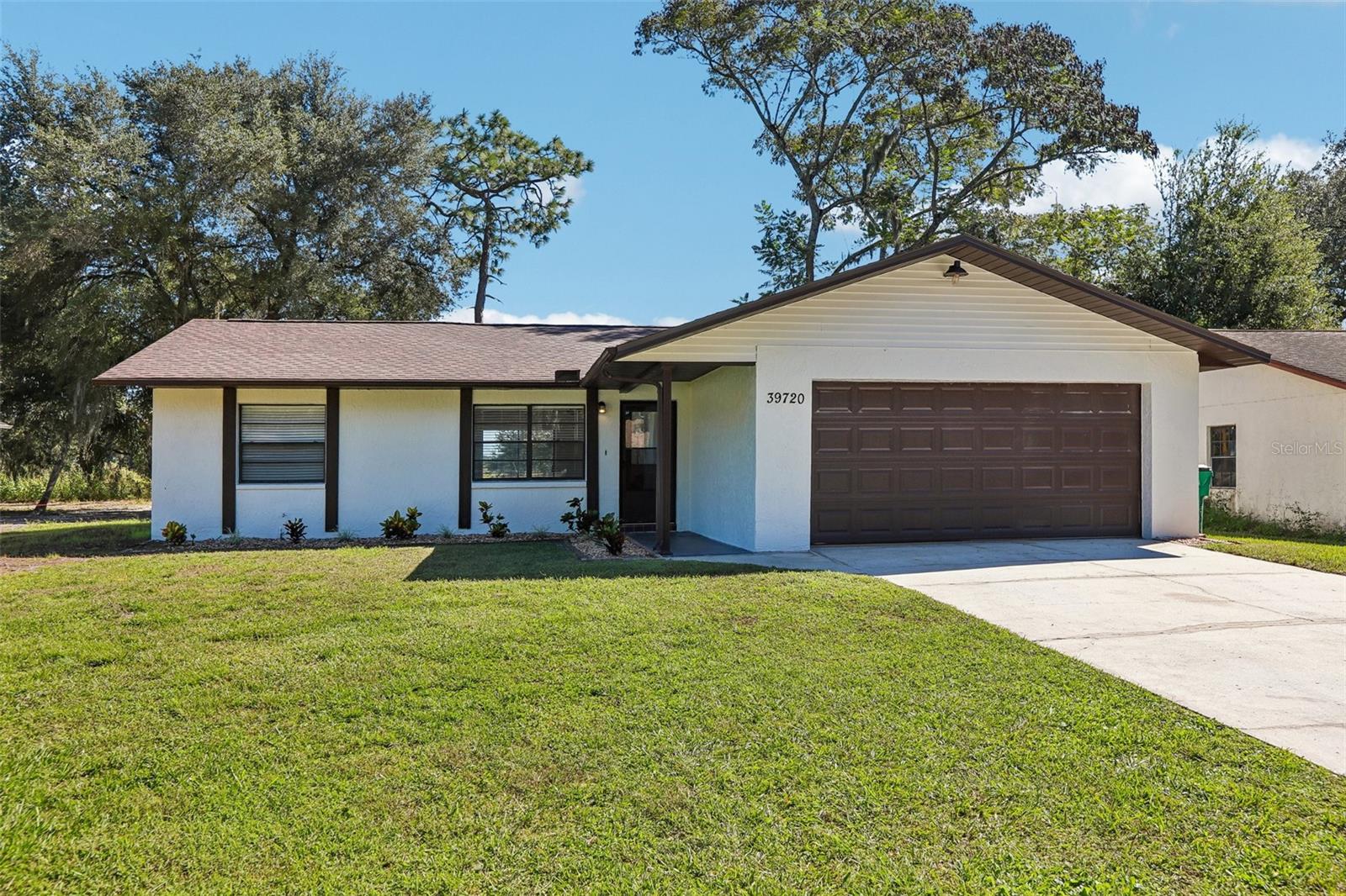 39720 MEADOWOOD LOOP Property Photo 1