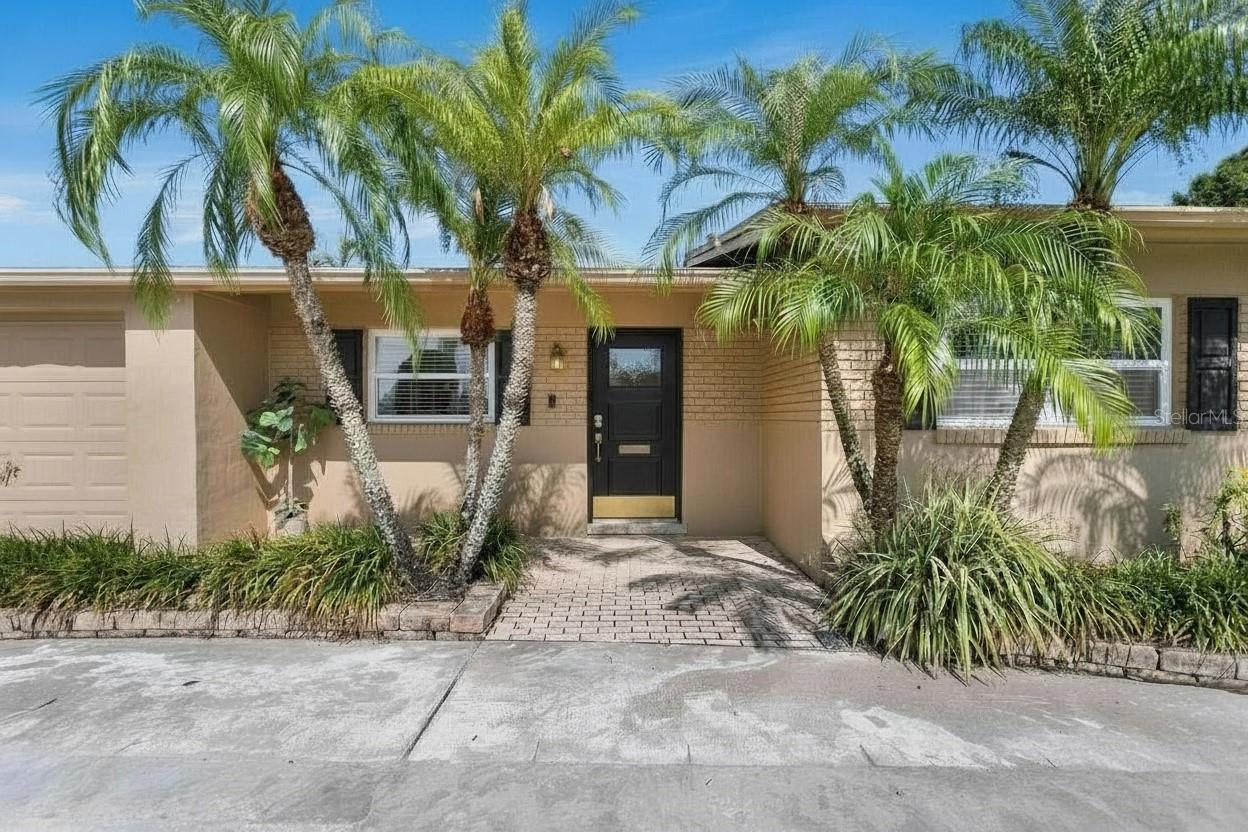 3935 W Eden Roc Cir Property Photo 1