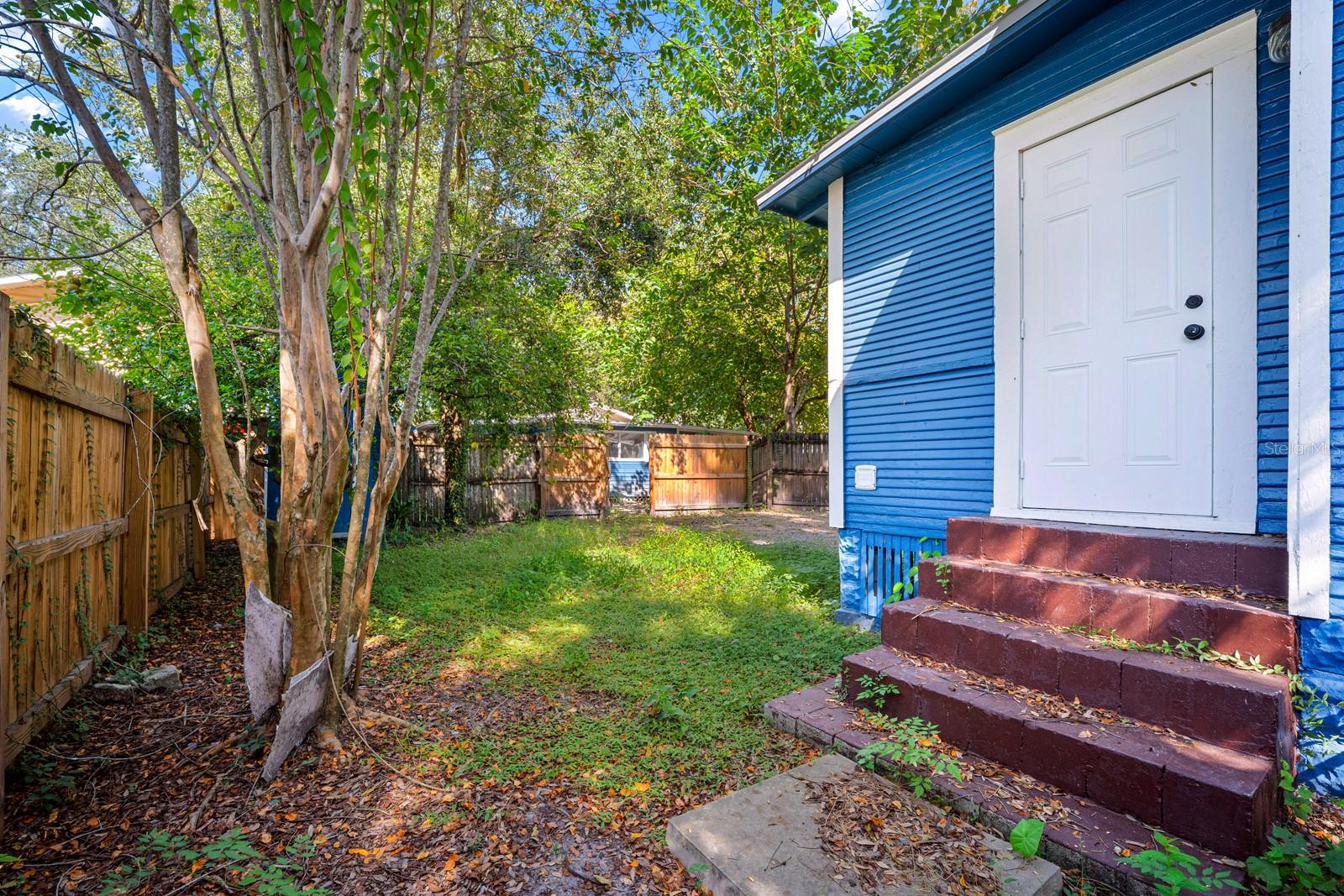 708 E Crenshaw St Property Photo 39