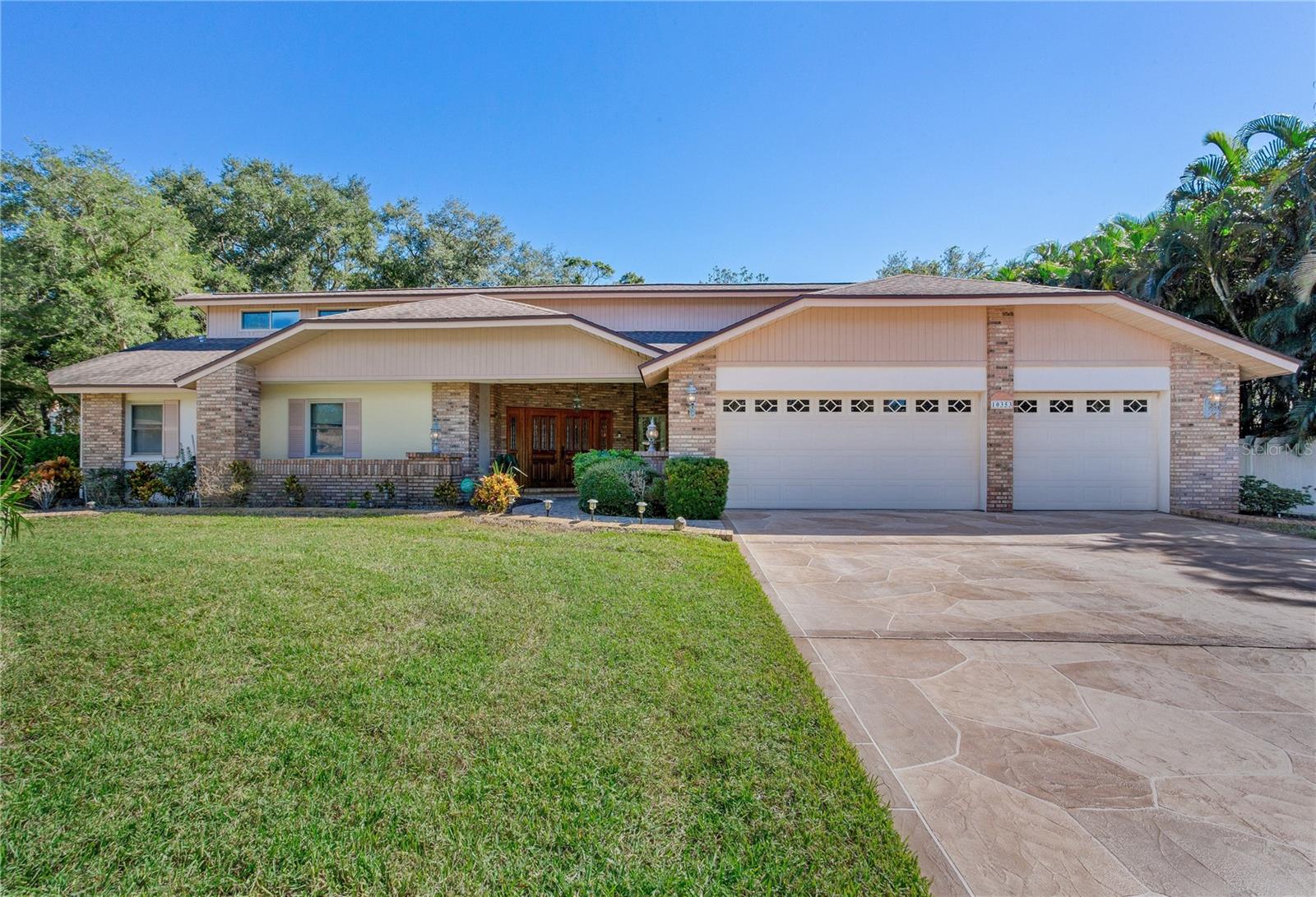 10353 Barry Dr Property Photo 1