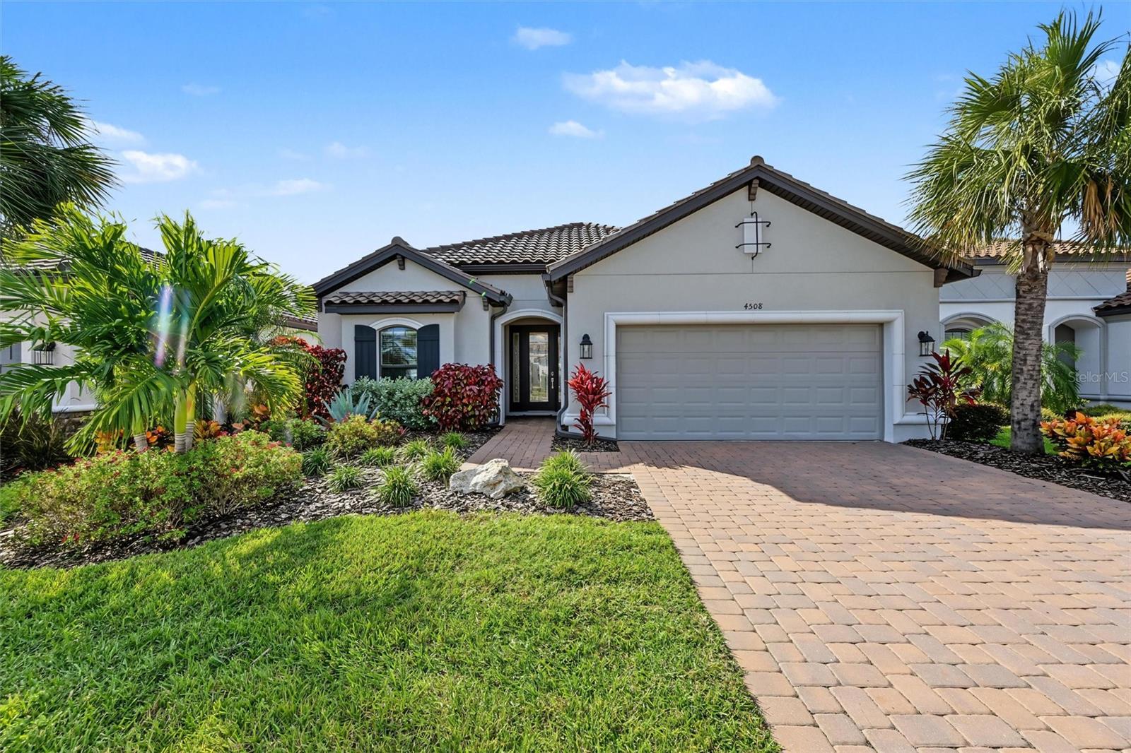 4508 CRESTPOINT WAY Property Photo 1