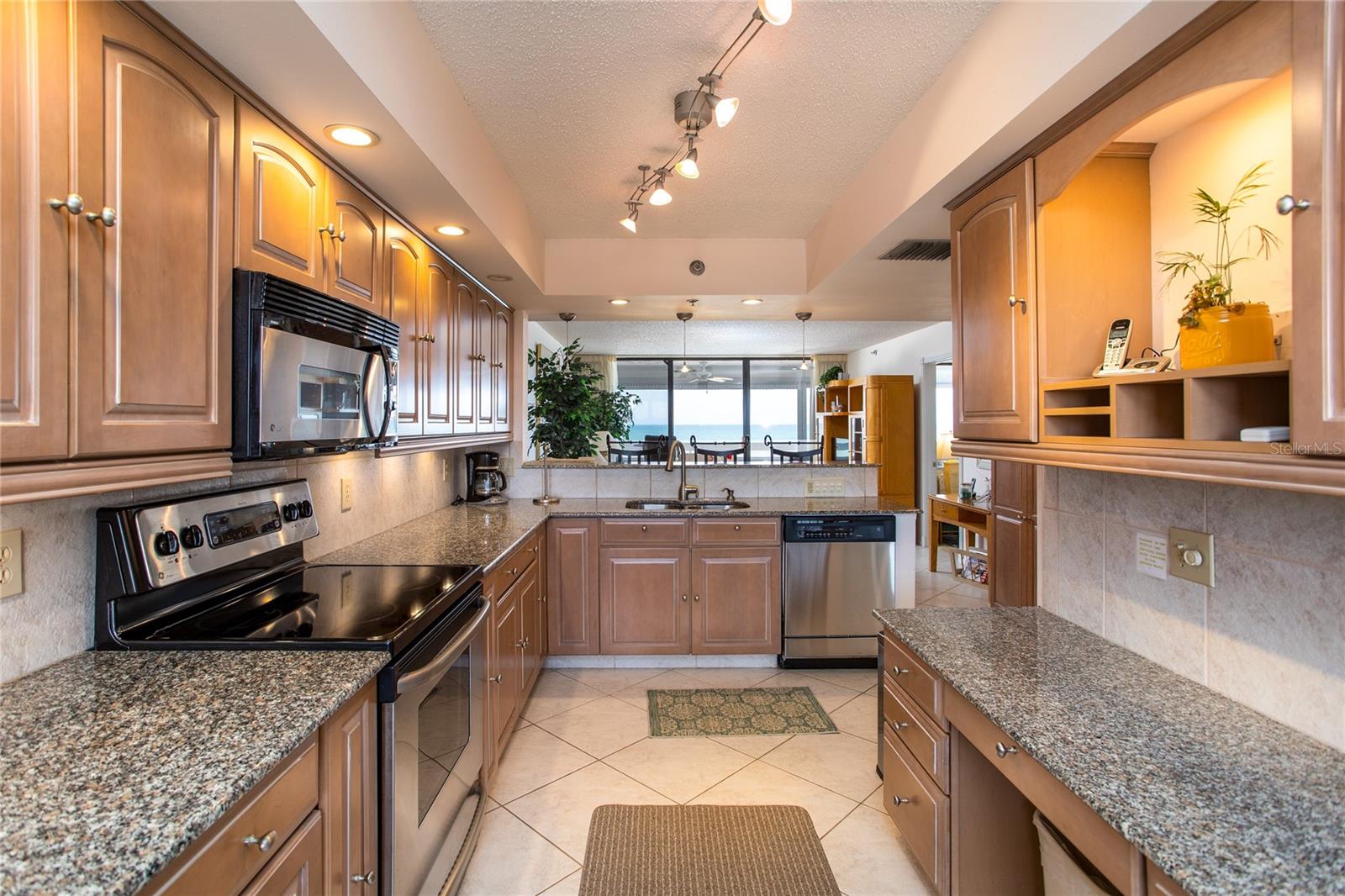 17940 Gulf Blvd #6e Property Photo 9