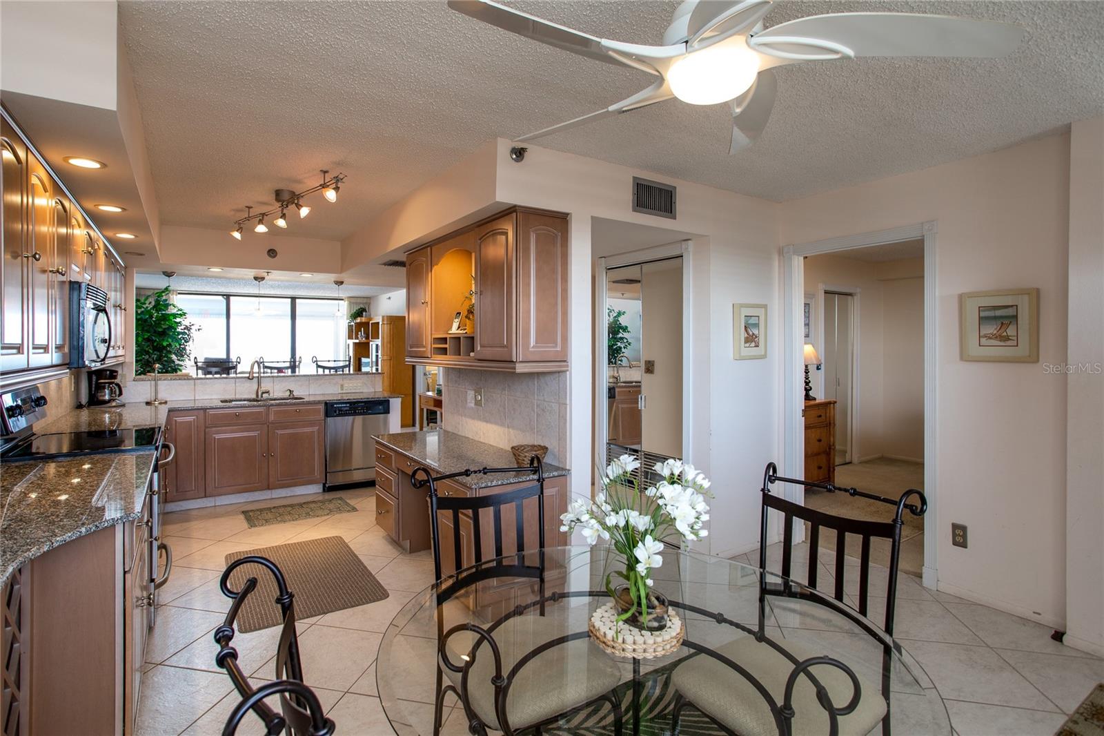 17940 Gulf Blvd #6e Property Photo 12