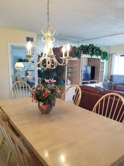 U8103597 Property Photo 27