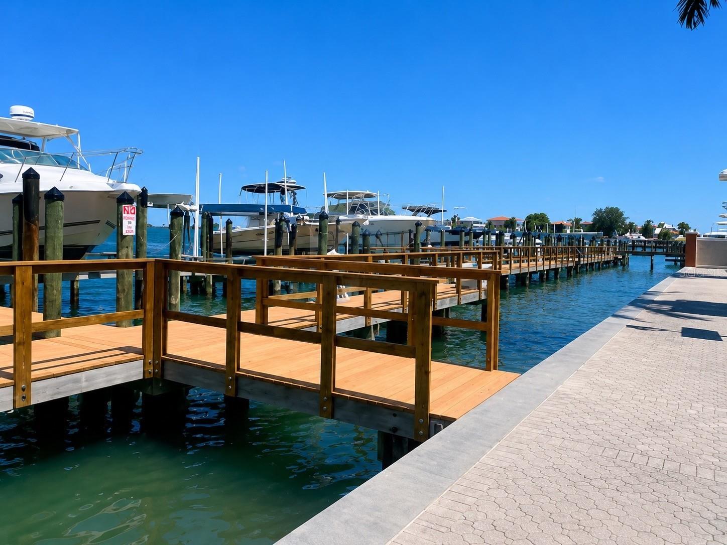 5353 Gulf Blvd #a401 Property Photo 2