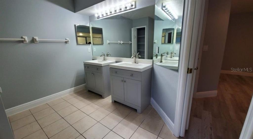7036 Carna Ct Property Photo 10