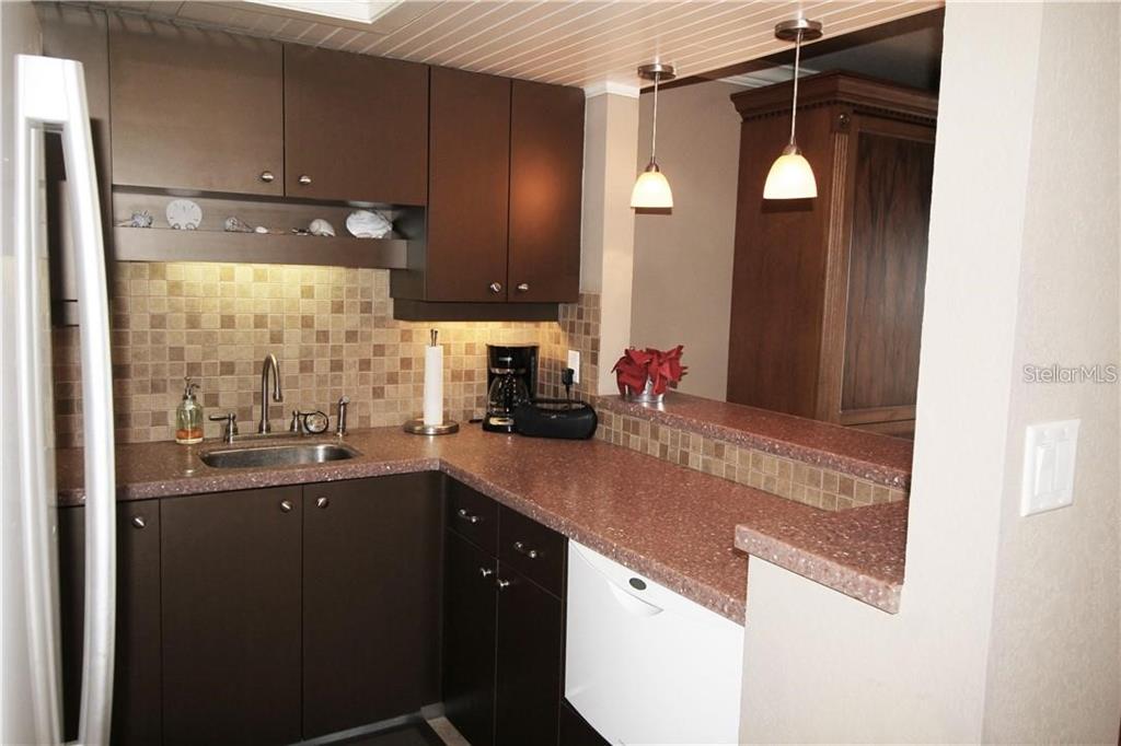 1230 Gulf Blvd #1805 Property Photo 11