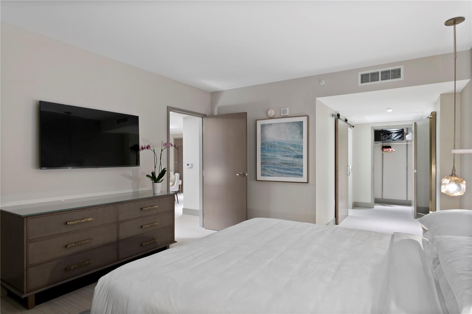 691 S Gulfview Blvd #1408 Property Photo 17