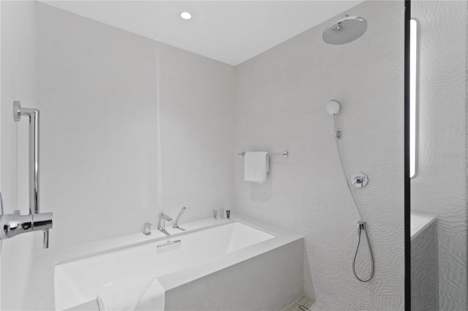 691 S Gulfview Blvd #1408 Property Photo 23