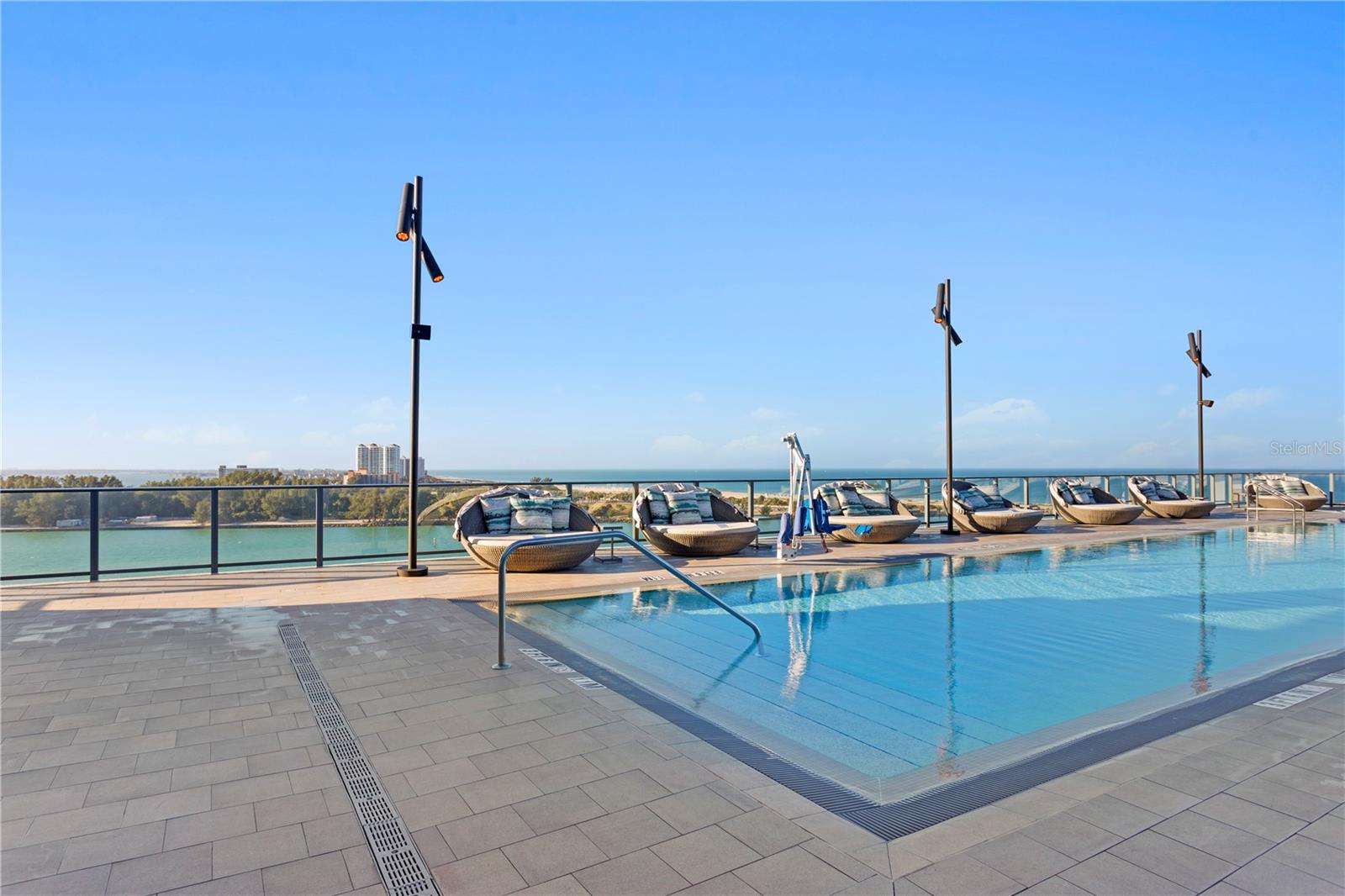 691 S Gulfview Blvd #1408 Property Photo 61