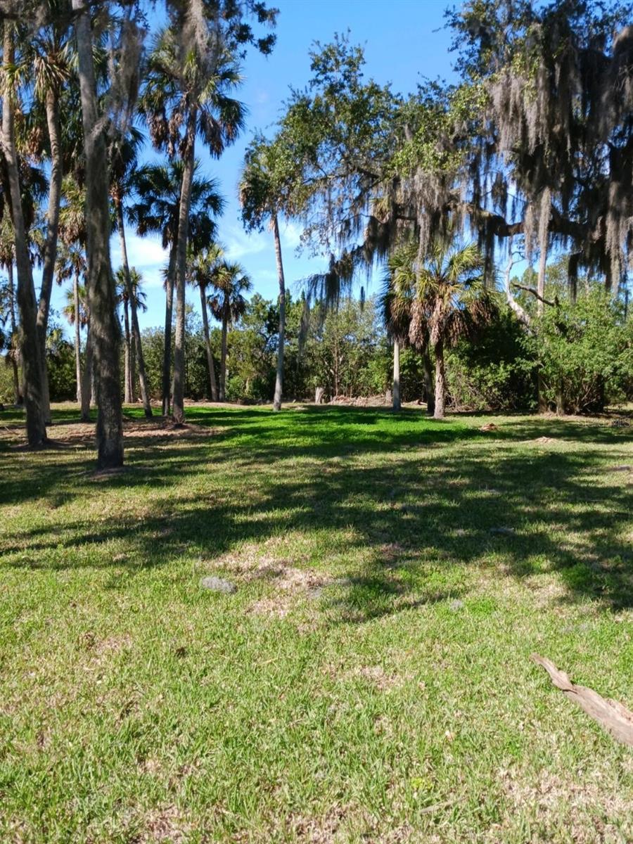 5353 Tropical Woods Ct Property Photo 2