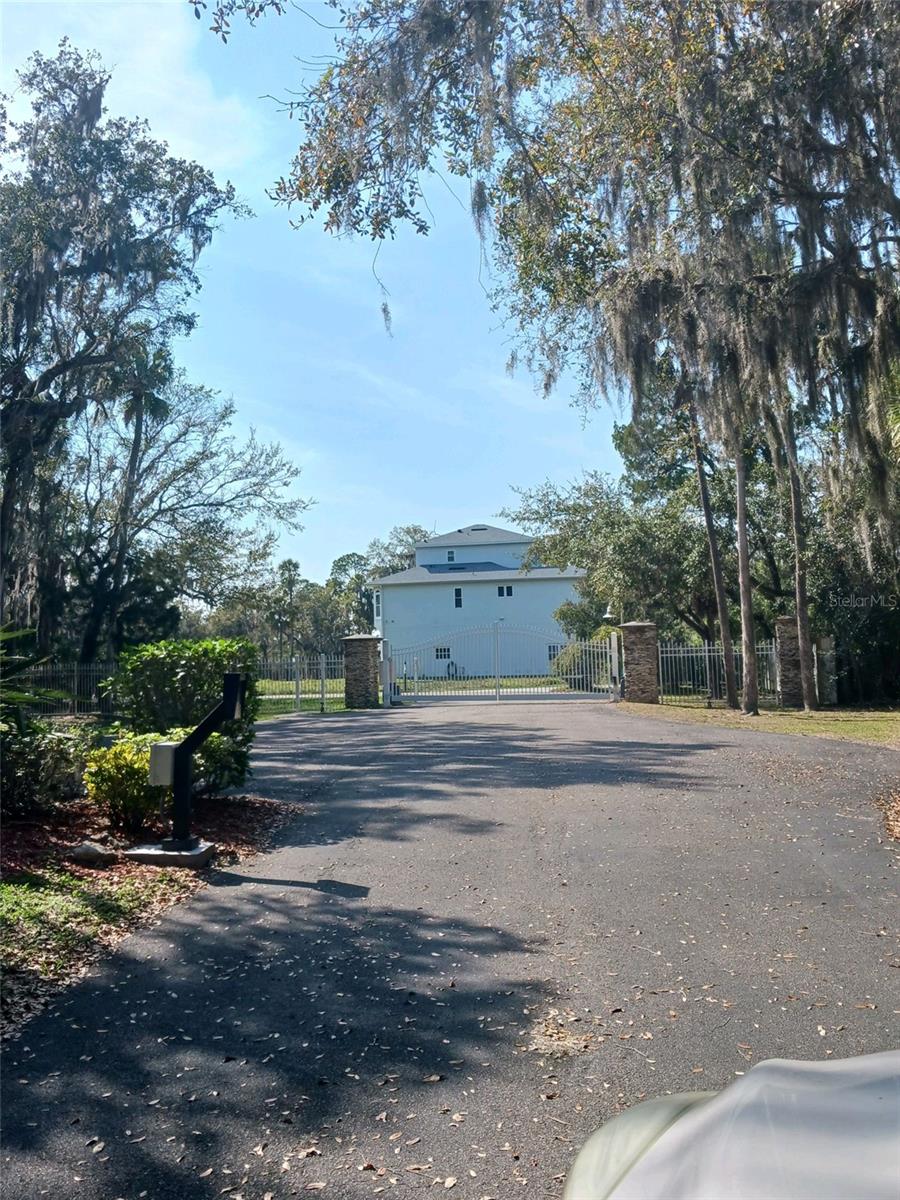 5353 Tropical Woods Ct Property Photo 6