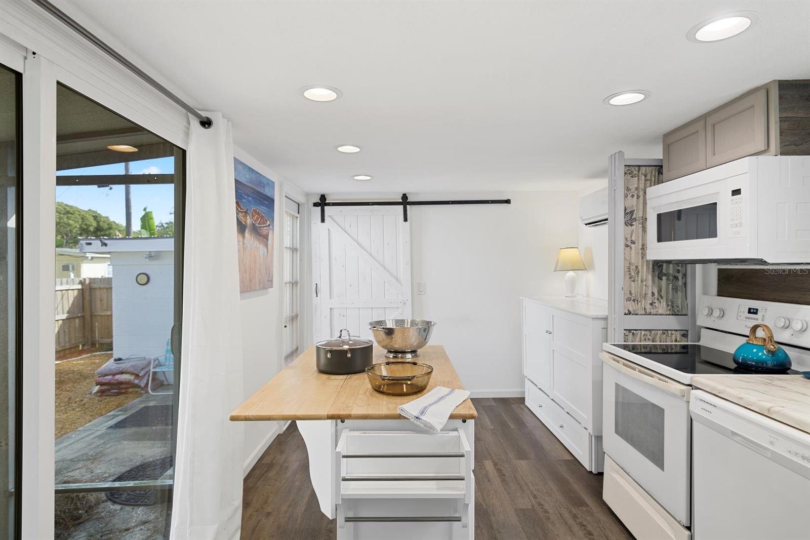 U8188988 Property Photo 9