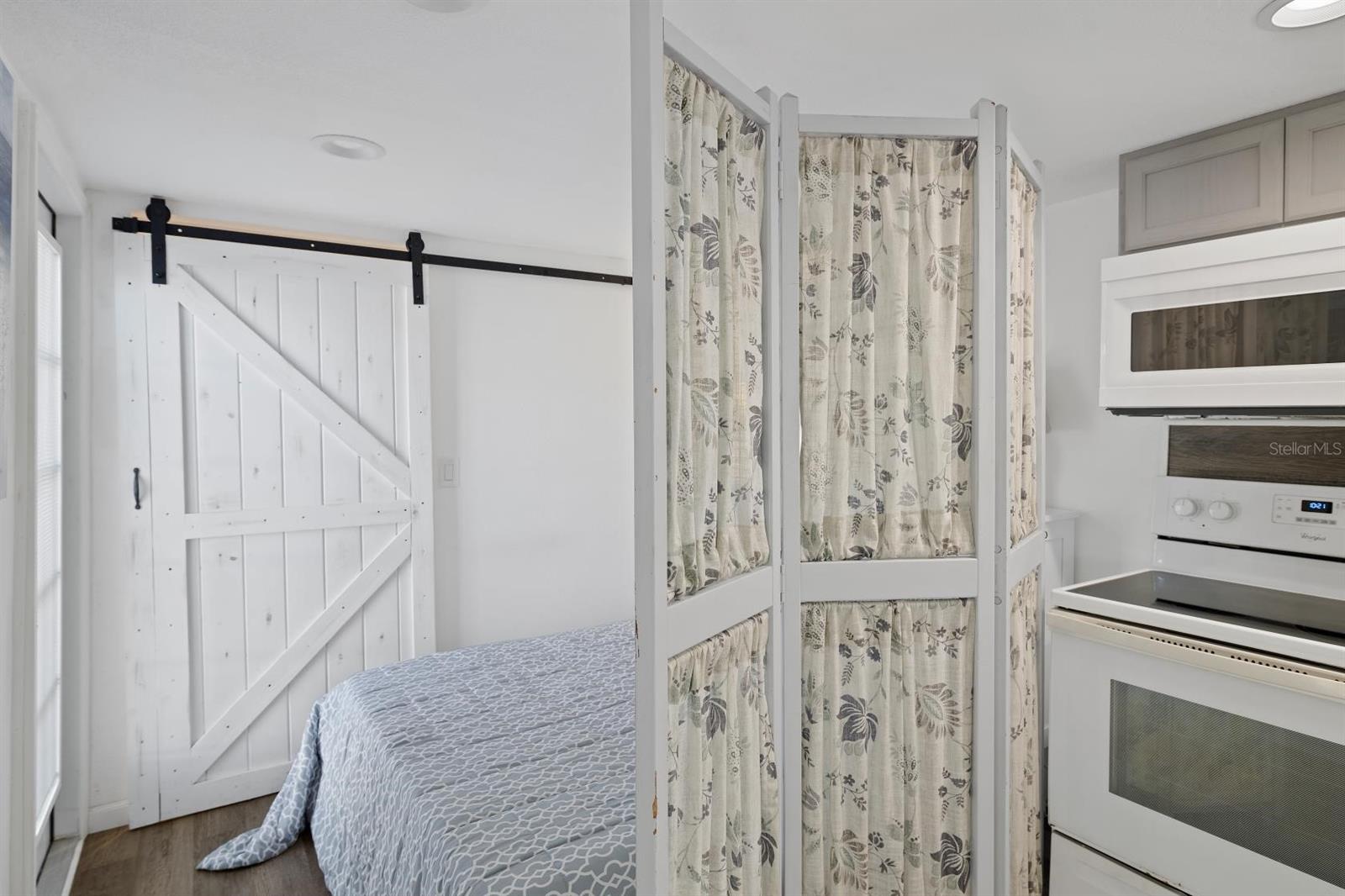 U8188988 Property Photo 11