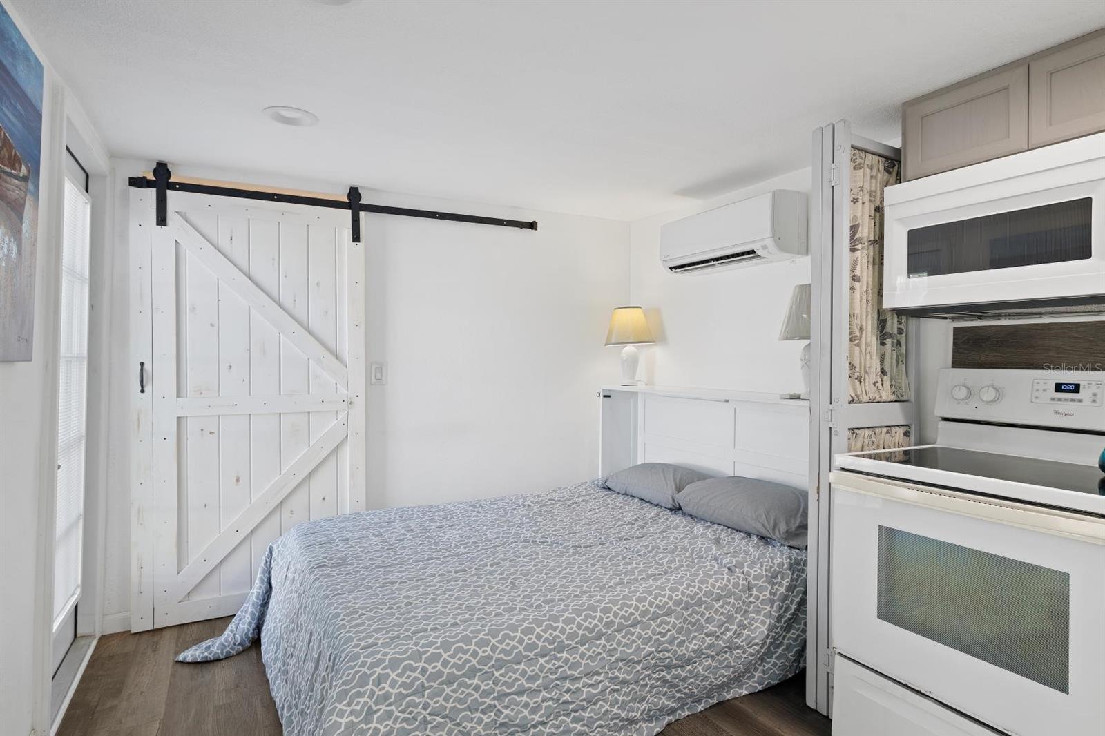 U8188988 Property Photo 12