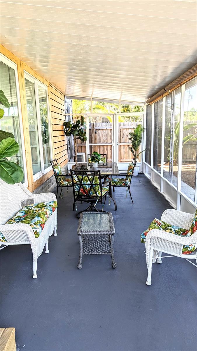 U8188988 Property Photo 16