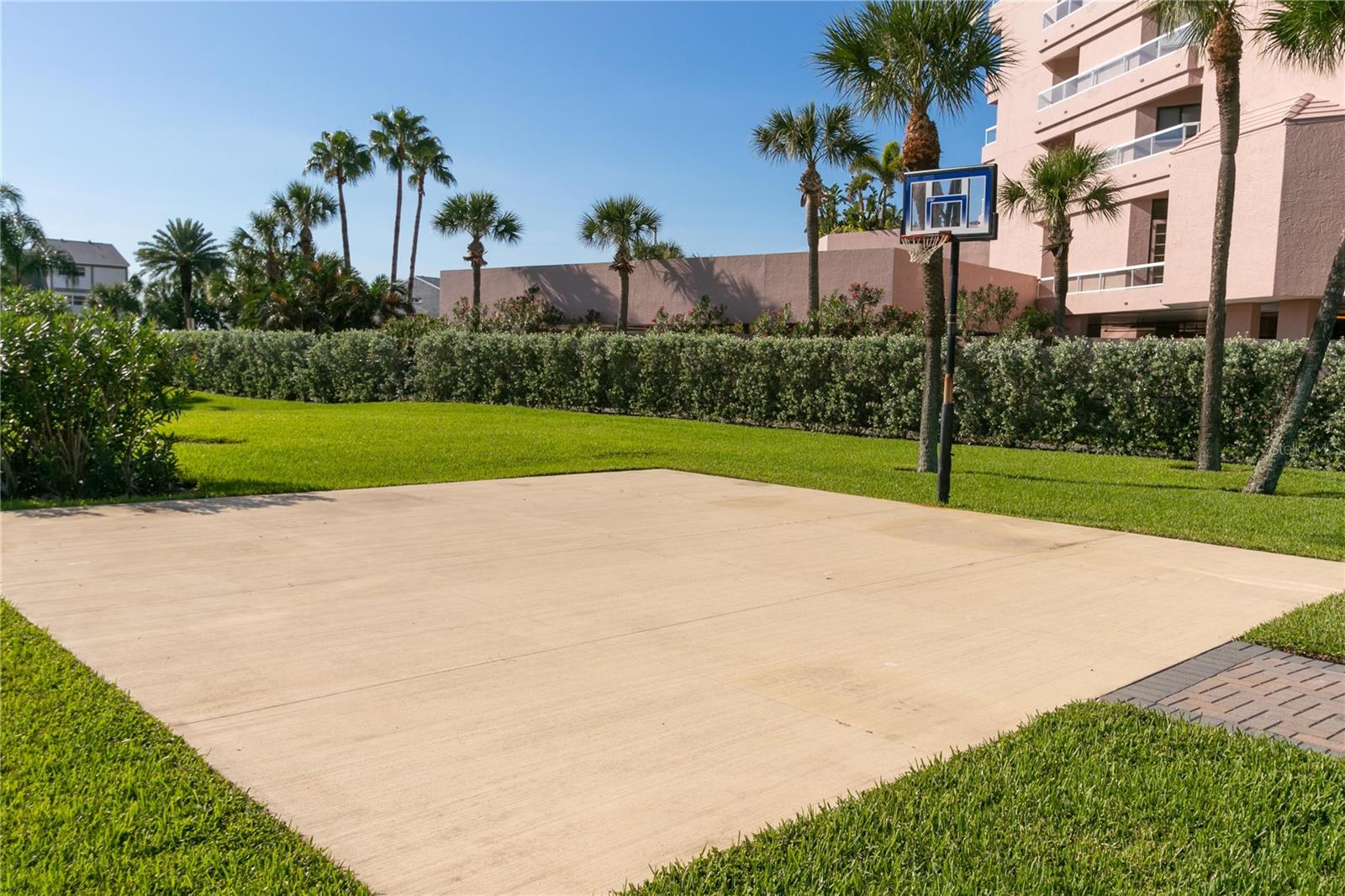 1290 Gulf Blvd #907 Property Photo 37