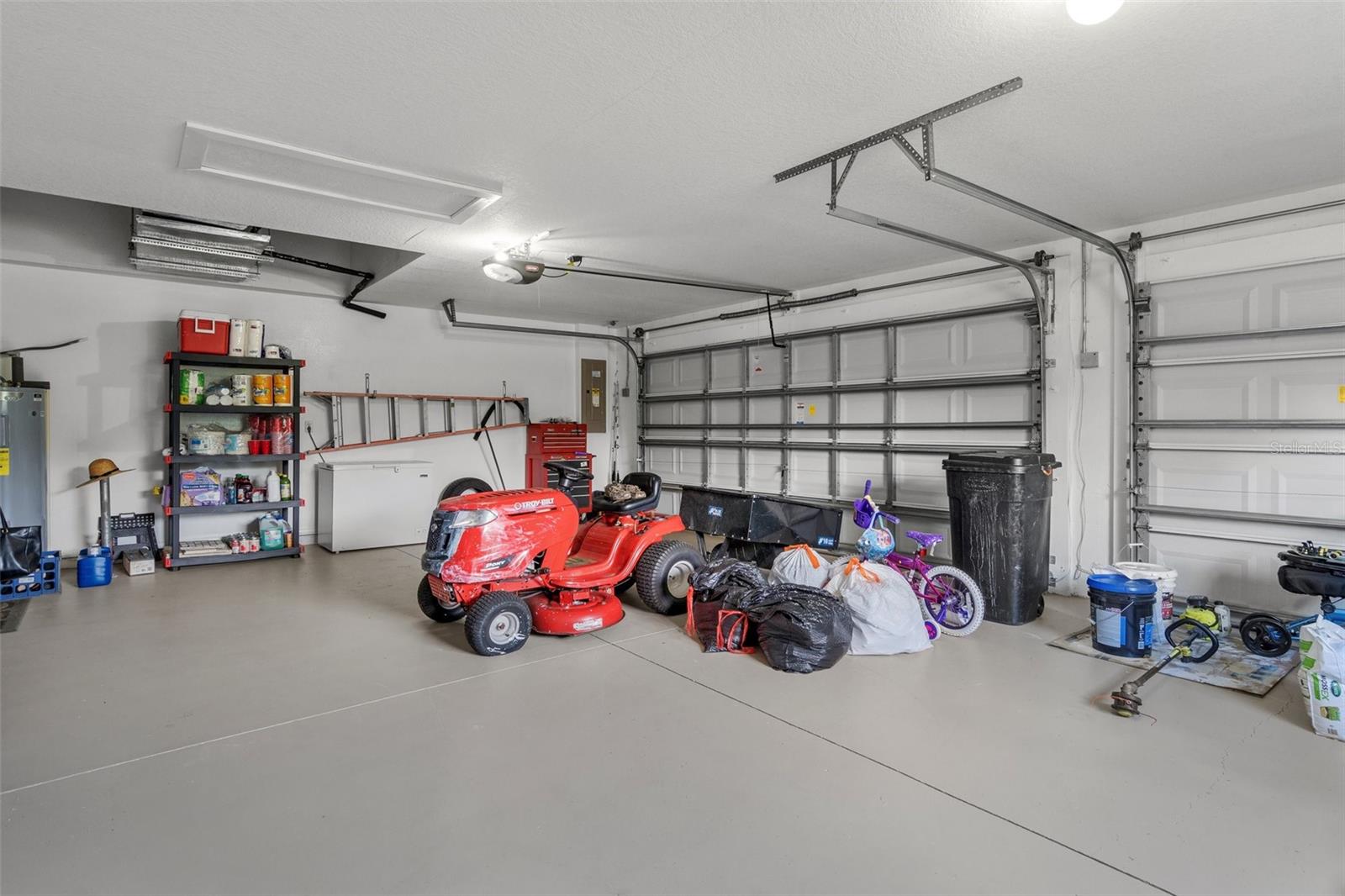 18910 Grand Prix Place Property Photo 4