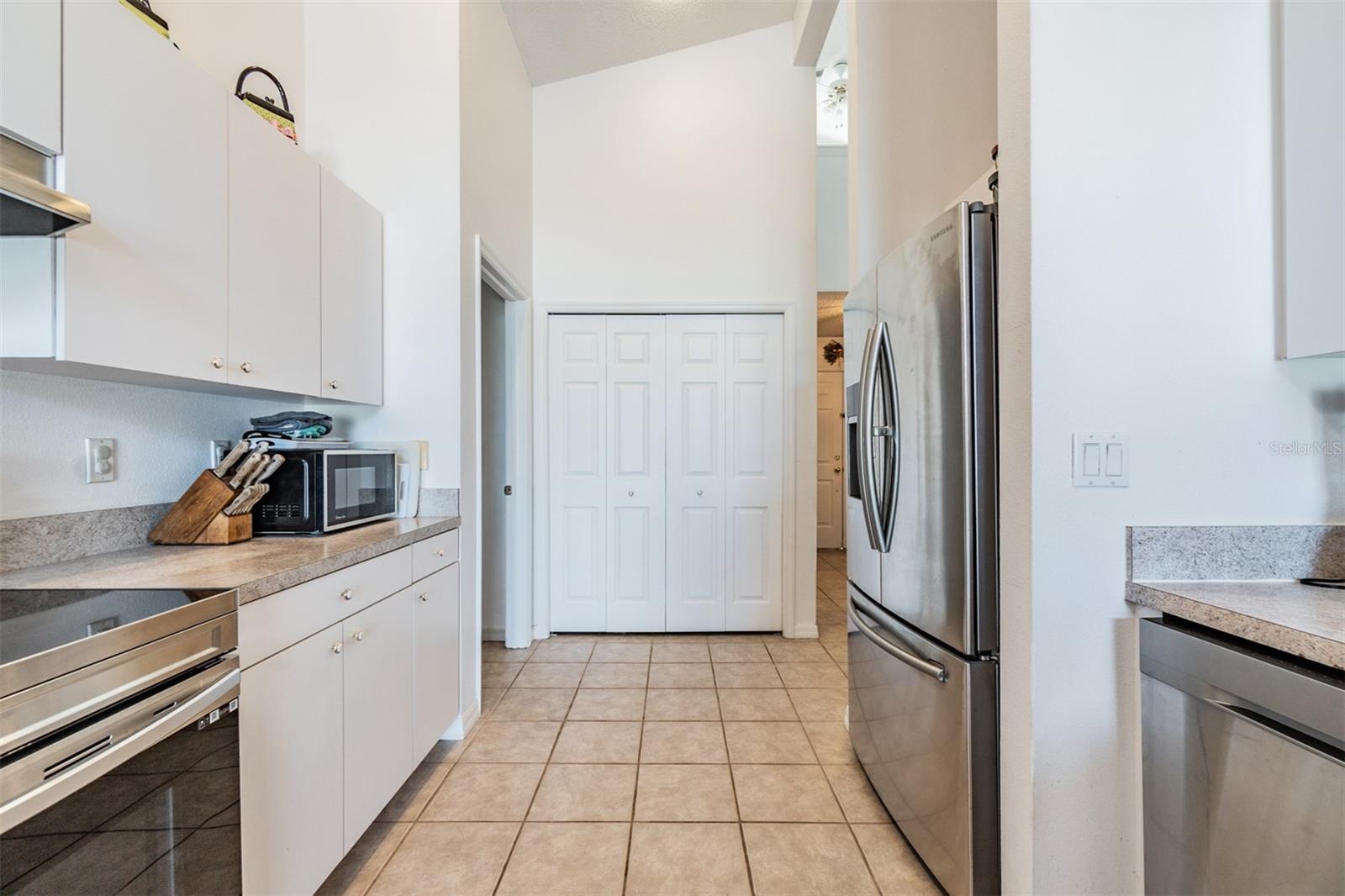 10251 Peoples Loop Property Photo 5