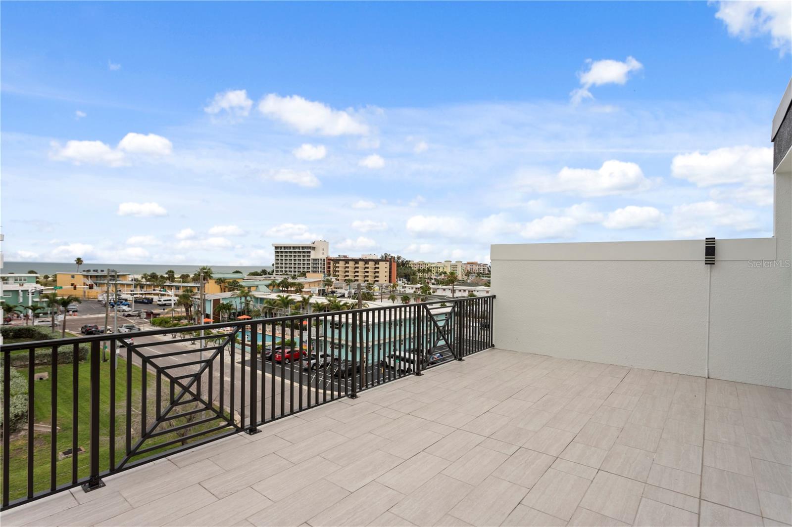 11605 1st St E #a1 Property Photo 3